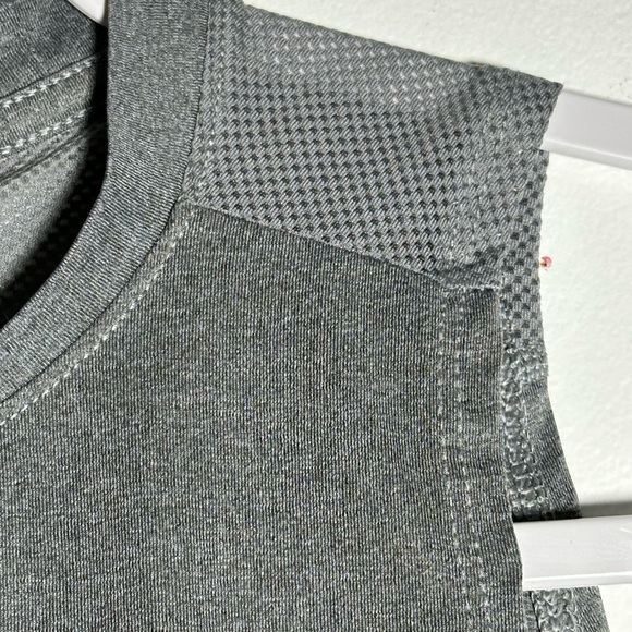 Nike Gray Tank Top Nike Pro DriFIT Compression Sleeveless Swoosh Medium size M - Picture 13 of 16